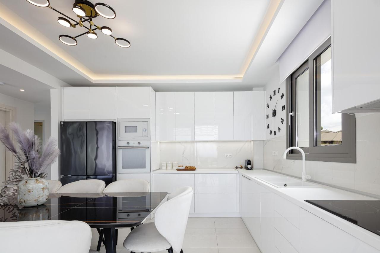 Alma Villa, 2000M2 Luxury Living, By Thinkvilla Angeliana  Екстер'єр фото